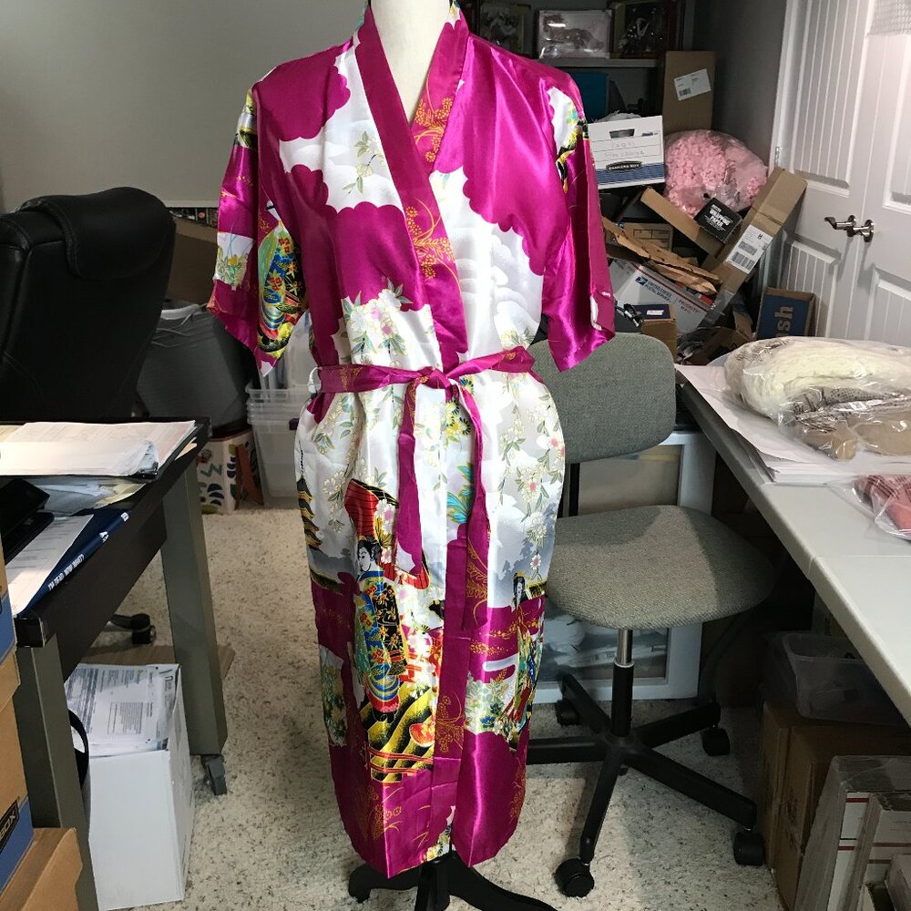 Women's Unbranded Satin Kimono style robe, Size S/M, NWOT